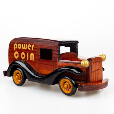 Mașină pușculița din lemn